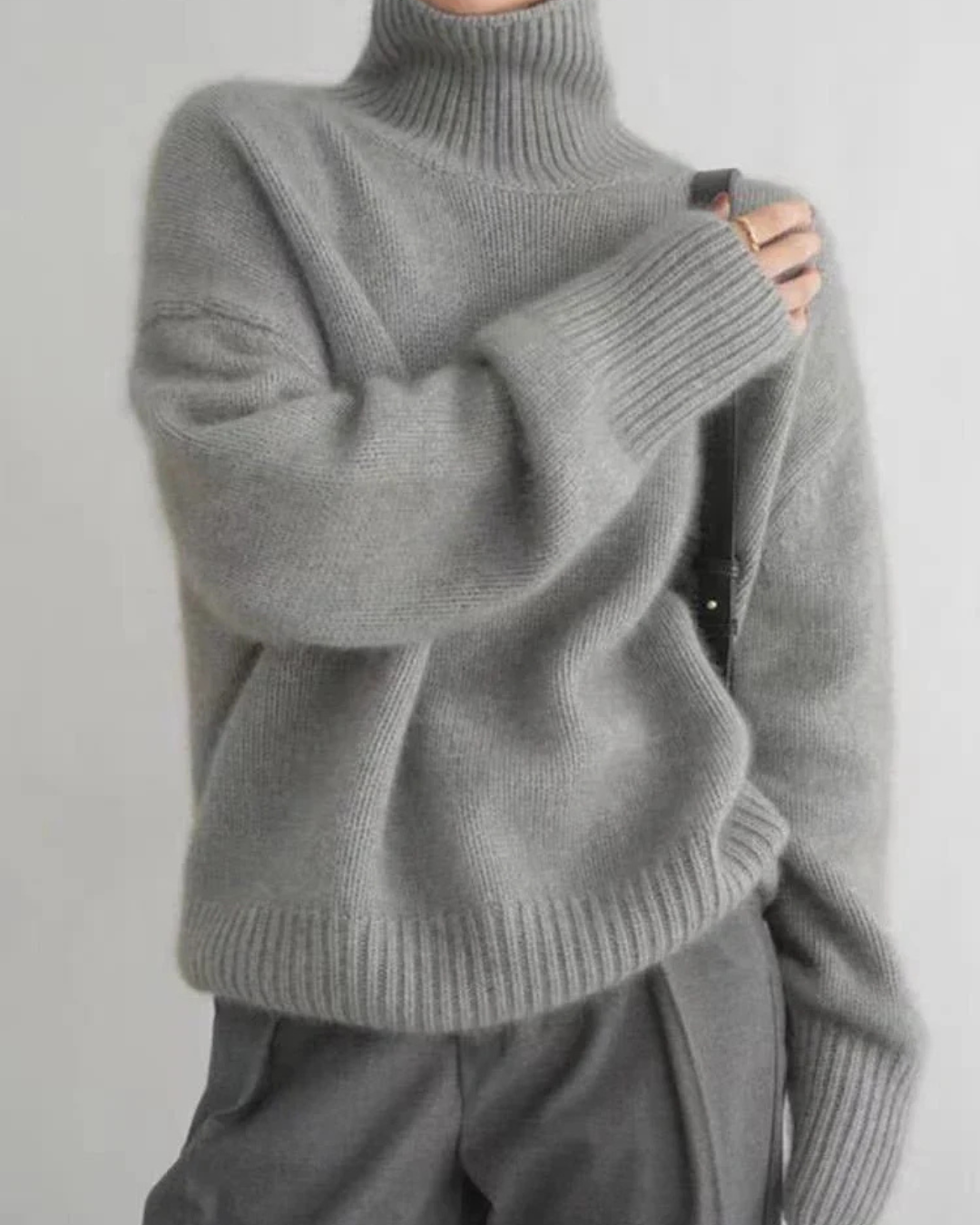 Women’s Loose Turtleneck Jumper